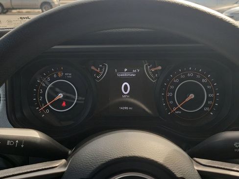 Used 2024 Jeep Gladiator Sport image 29