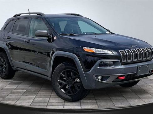 Certified 2016 Jeep Cherokee Trailhawk w/ Comfort/Convenience Group AWD/4WD image 37