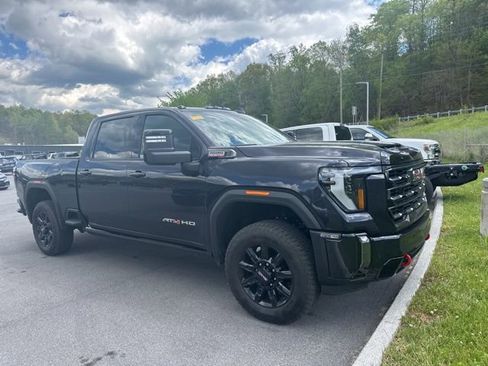 Used 2024 GMC Sierra 2500 AT4 w/ AT4 Preferred Package image 12