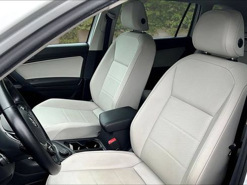 Used 2019 Volkswagen Tiguan SEL AWD/4WD image 21