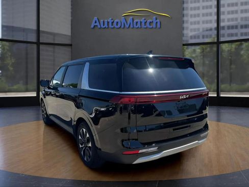 Used 2024 Kia Carnival EX FWD image 9