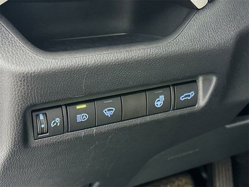 Used 2021 Toyota RAV4 XLE Premium image 13