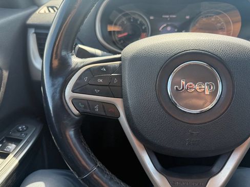 Used 2014 Jeep Cherokee Limited w/ Trailer Tow Group AWD/4WD image 19