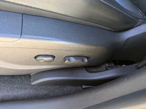 Used 2020 Buick Encore Preferred w/ Safety Package image 17