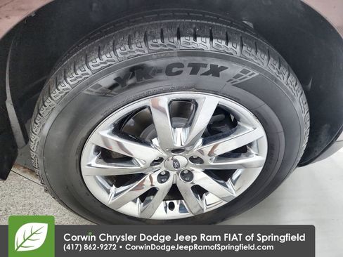 Used 2012 Ford Edge SEL FWD image 32