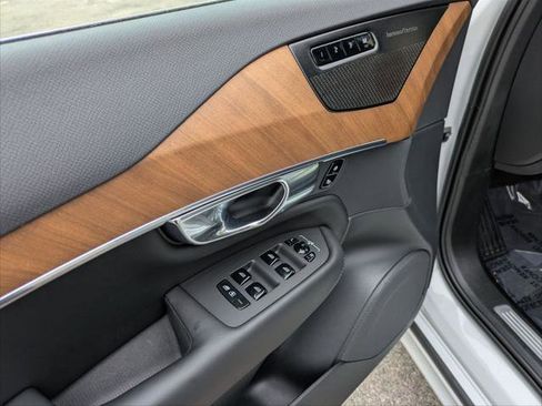 Used 2023 Volvo XC90 B6 Plus w/ Protection Package Premier image 11