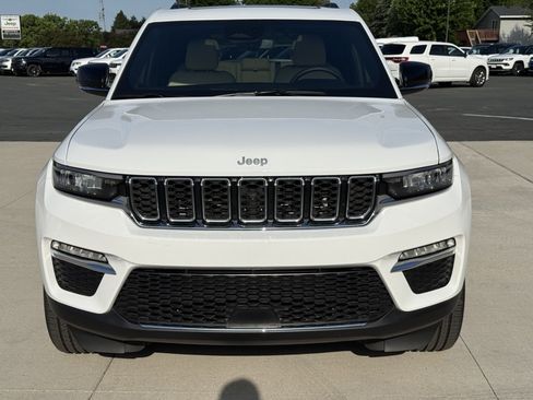 Used 2024 Jeep Grand Cherokee Limited w/ Trailer Tow Package AWD/4WD image 3