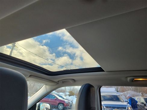 Used 2018 Jeep Compass Latitude w/ Popular Equipment Group image 17