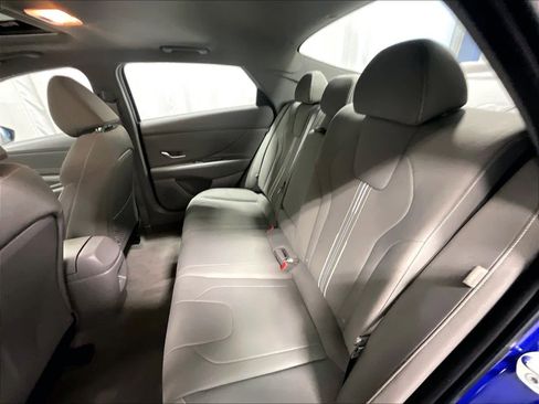 Used 2025 Hyundai Elantra SEL image 15