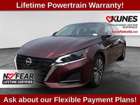 Used 2025 Nissan Altima 2.5 SV FWD image 4