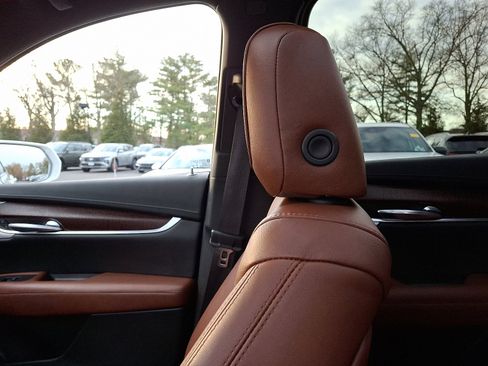 Used 2020 Cadillac XT5 Premium Luxury image 17