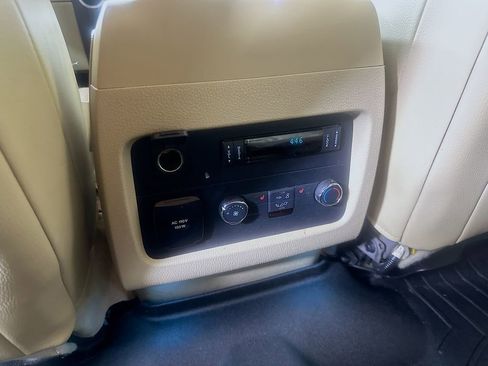 Used 2017 Ford Expedition Limited w/ Equipment Group 301A RWD image 15