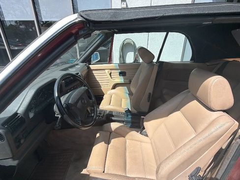 Used 1991 BMW 325i Convertible RWD image 5