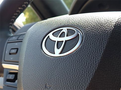 Used 2025 Toyota Camry SE image 23