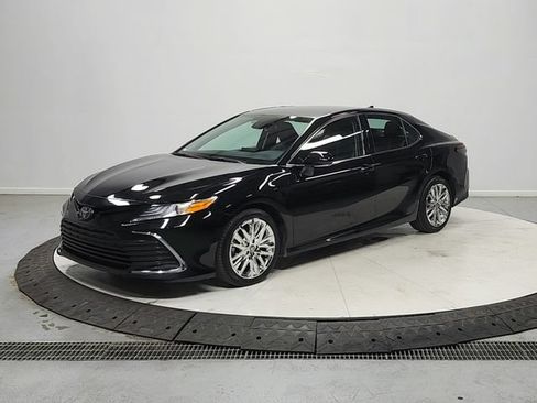 Used 2024 Toyota Camry XLE w/ Cold Weather Package AWD/4WD image 3