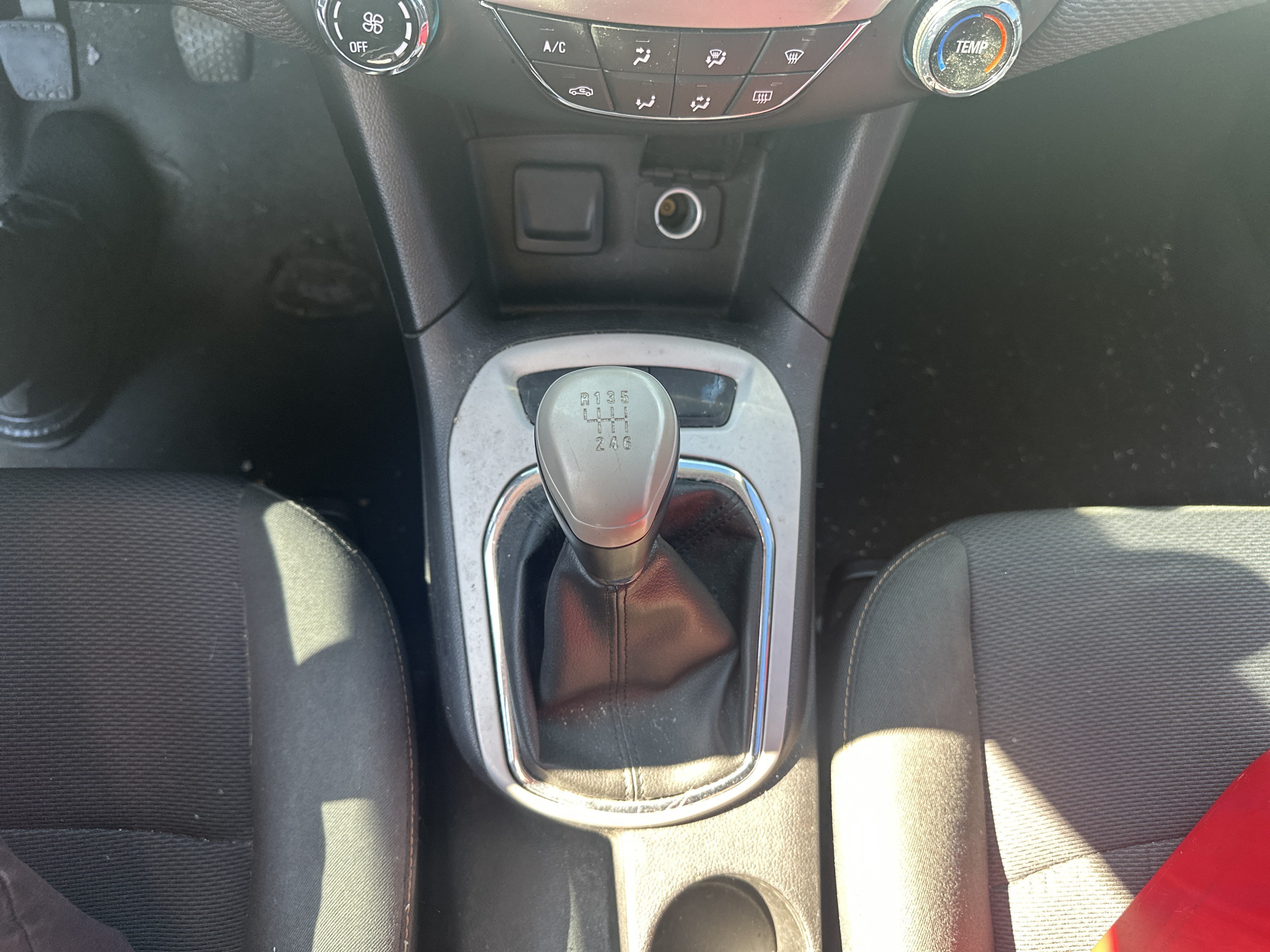 Used 2017 Chevrolet Cruze LS FWD image 20