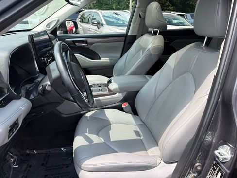 Used 2023 Toyota Highlander Limited AWD/4WD image 25