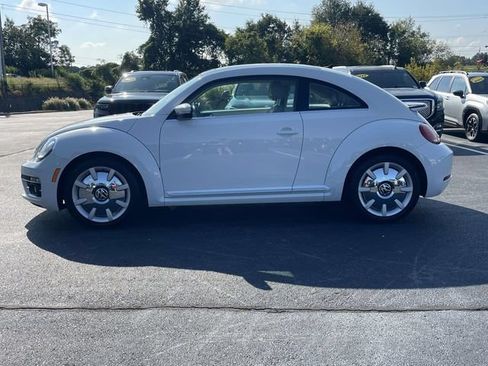 Used 2018 Volkswagen Beetle 2.0T SE w/ SE Premium Package FWD image 4