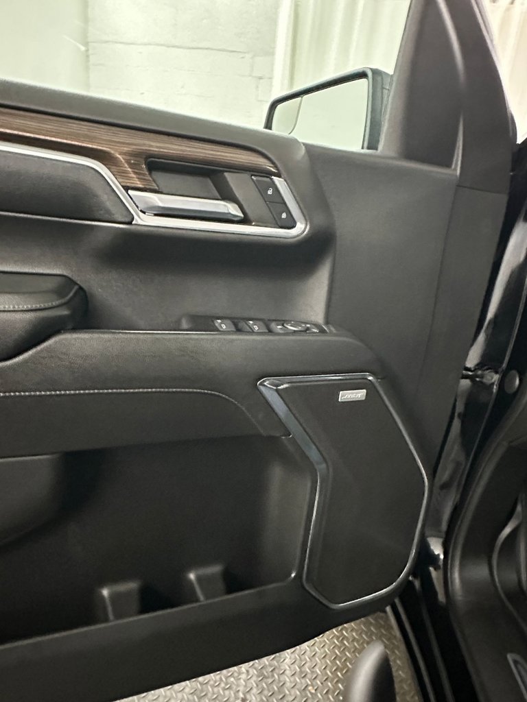 Used 2023 Chevrolet Silverado 1500 RST w/ Redline Edition AWD/4WD image 9