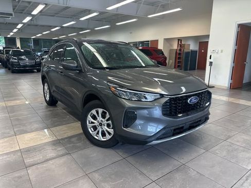 Used 2023 Ford Escape Active w/ Tech Pack #2 AWD/4WD image 1