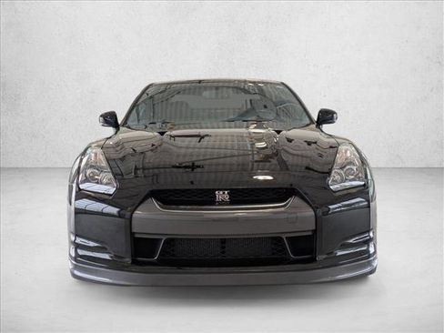 Used 2009 Nissan GT-R Premium image 2