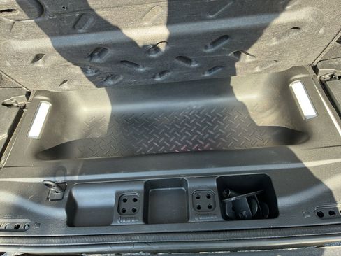 Used 2018 Jeep Wrangler Unlimited Sport w/ Connectivity Group AWD/4WD image 44