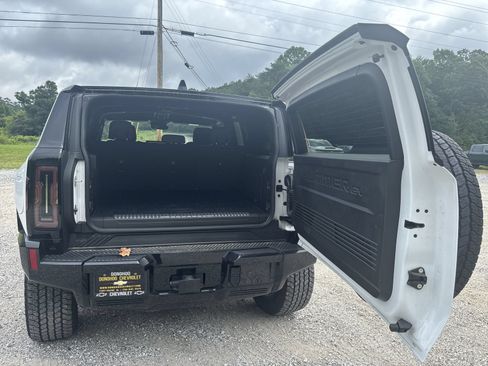 Used 2025 GMC Hummer EV 2X AWD/4WD image 22
