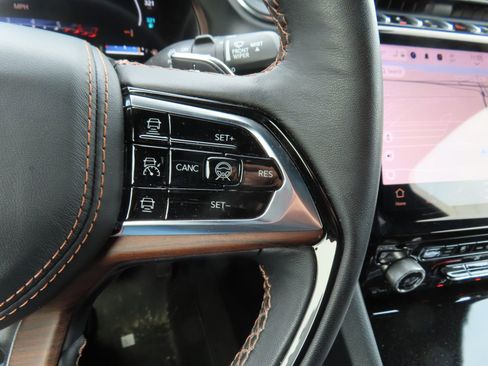 Used 2023 Jeep Grand Cherokee Summit w/ Luxury Tech Group V image 21