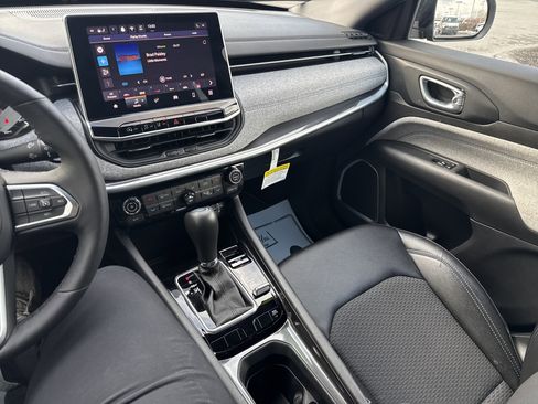 Used 2024 Jeep Compass Latitude w/ Convenience Group image 22