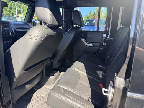 Used 2016 Jeep Wrangler Unlimited Sahara AWD/4WD image 33