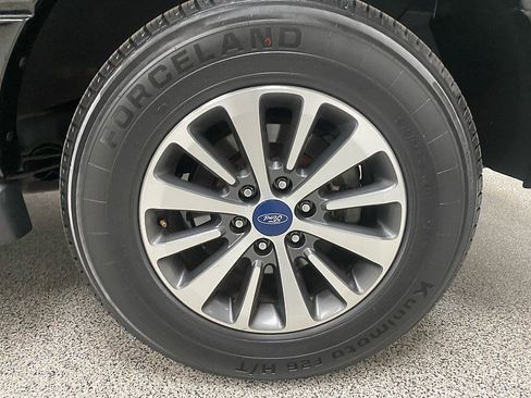 Used 2016 Ford Expedition EL XLT image 20