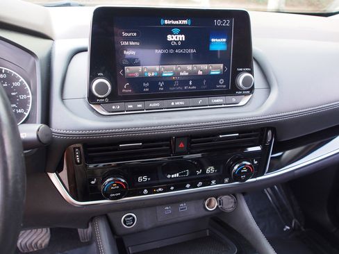 Used 2023 Nissan Rogue SL image 24