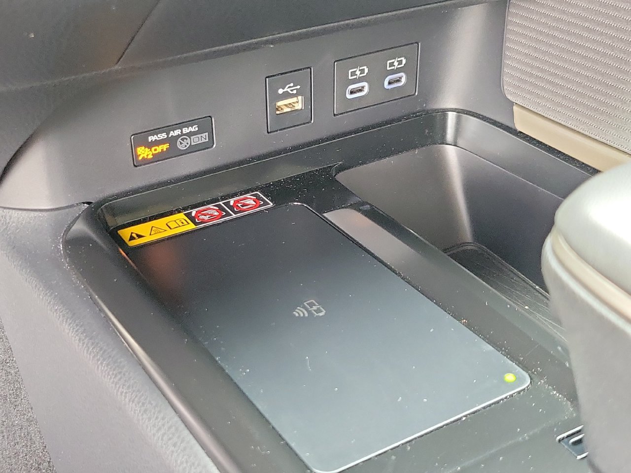 Used 2025 Toyota Camry SE FWD image 30