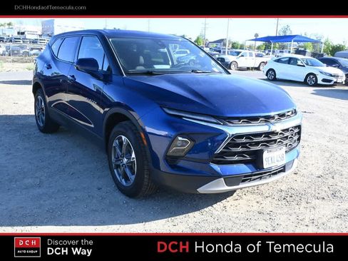 Used 2023 Chevrolet Blazer LT image 3