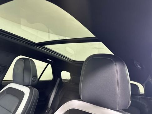 Used 2024 Chevrolet Blazer EV LT image 12