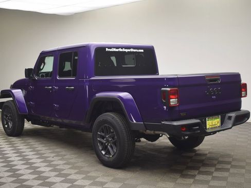 New 2026 Jeep Gladiator Sport image 13