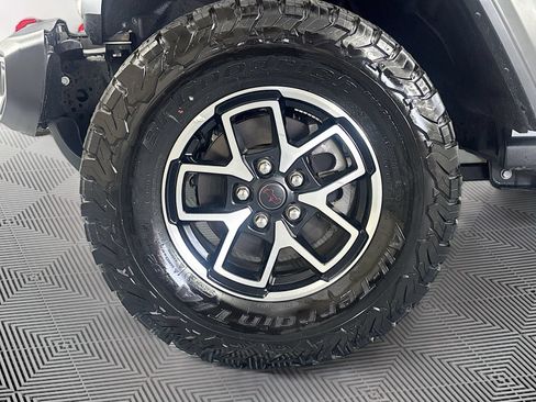 Used 2025 Jeep Wrangler Unlimited Rubicon AWD/4WD image 29
