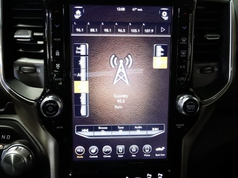 Used 2019 RAM 1500 Laramie image 43