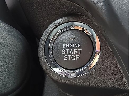 Used 2025 Subaru Forester Limited image 15