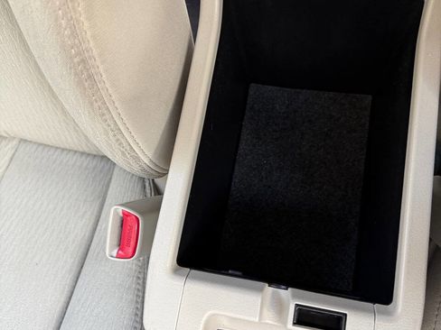 Used 2010 Subaru Legacy 2.5i Premium image 45