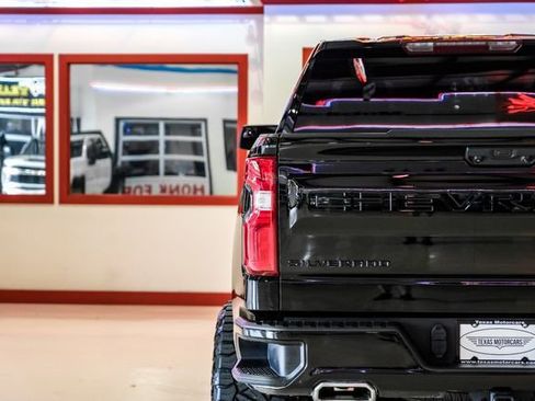 Used 2024 Chevrolet Silverado 1500 RST w/ Z71 Off-Road Package AWD/4WD image 44