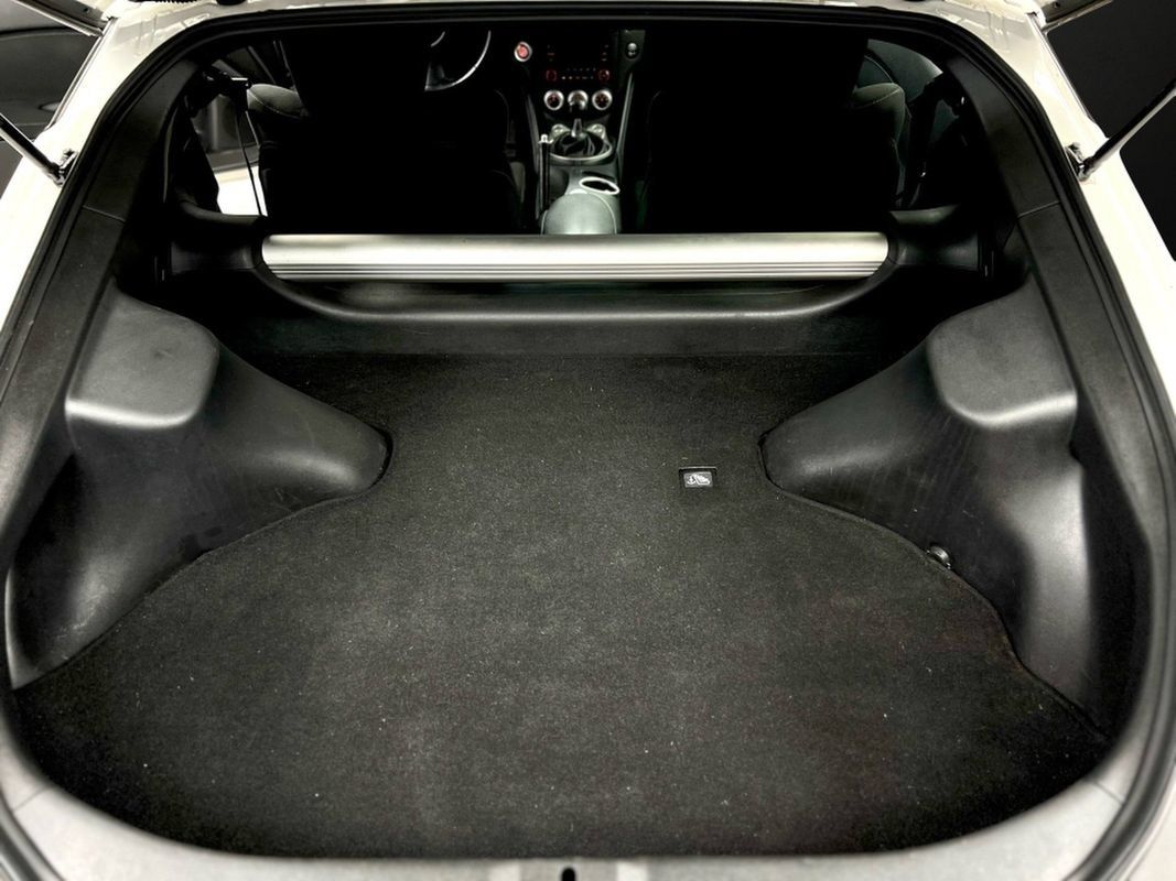 Used 2020 Nissan 370Z Coupe RWD image 28