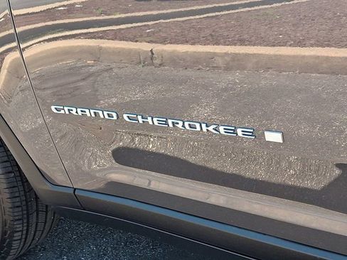Certified 2024 Jeep Grand Cherokee Limited 4xe AWD/4WD image 37