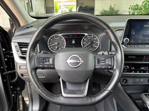 Used 2025 Nissan Rogue SV FWD image 29