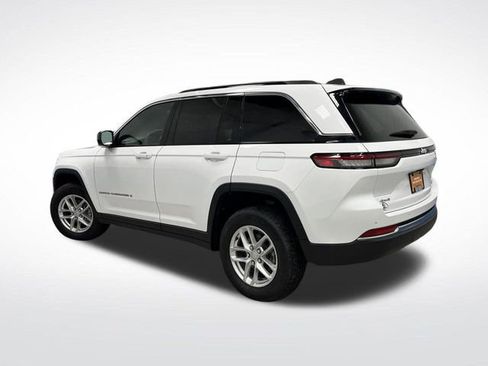 Used 2024 Jeep Grand Cherokee Laredo X w/ Luxury Tech Group I image 3