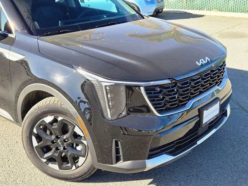 New 2026 Kia Sorento S w/ S Panoramic Sunroof Package FWD image 3