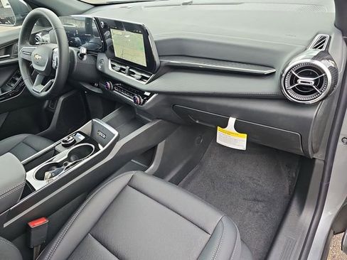 New 2026 Chevrolet Equinox LT w/ Convenience Package II AWD/4WD image 31