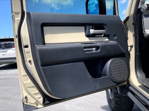 Used 2010 Toyota FJ Cruiser 4WD image 27