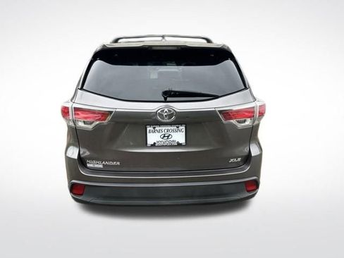 Used 2016 Toyota Highlander XLE FWD image 4