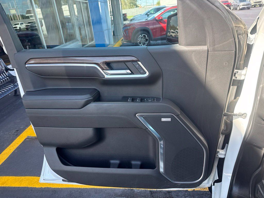 Used 2022 Chevrolet Silverado 1500 RST w/ RST All Star Premium Package AWD/4WD image 15